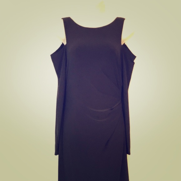 Vince Camuto cut out shoulder gown - Picture 1 of 6